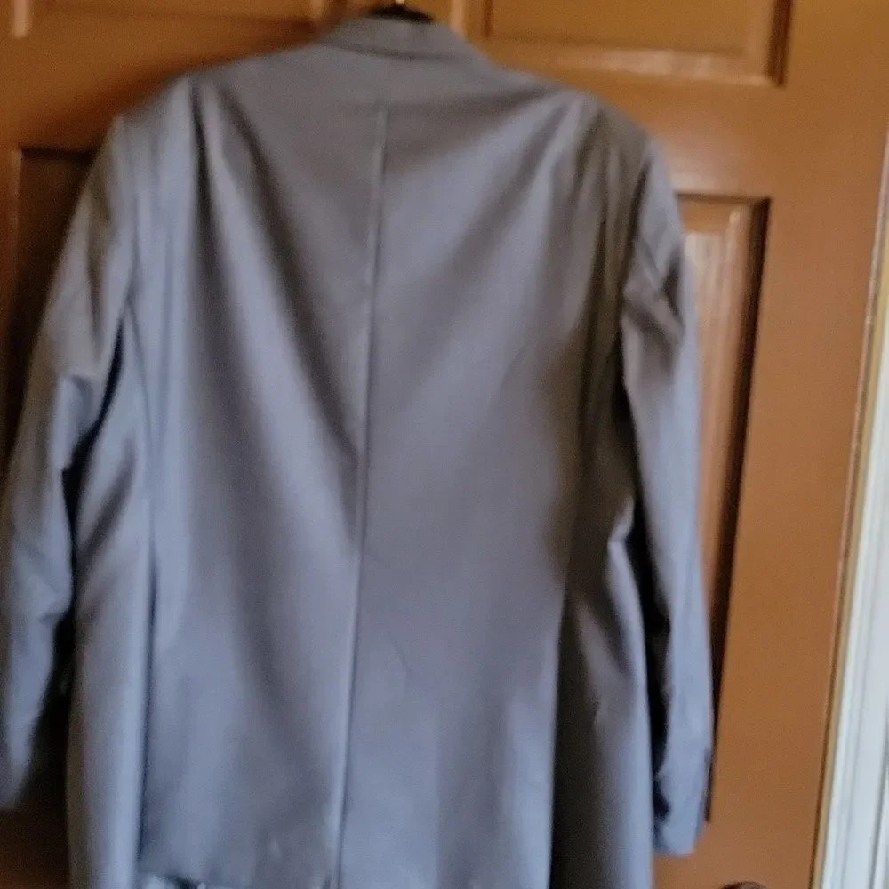 Demantie-Grey 2 button Jacket Size 42 R. NWT.